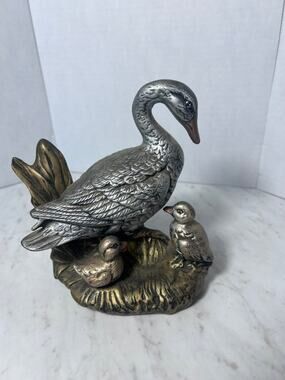 "Vintage 1982 Signed Ceramic Duck Family Figurine – Artisan Hand-Painted